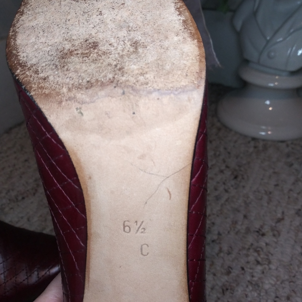 Bally Vintage "Cupid" Ruby Red Quilted Leather Edwardian Style Pumps - Picture 14 of 15
